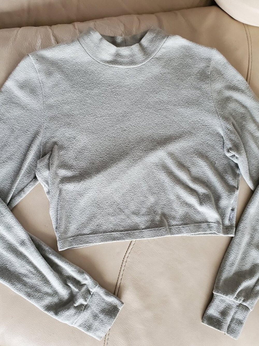 Aritzia TNA Cropped Longsleeve